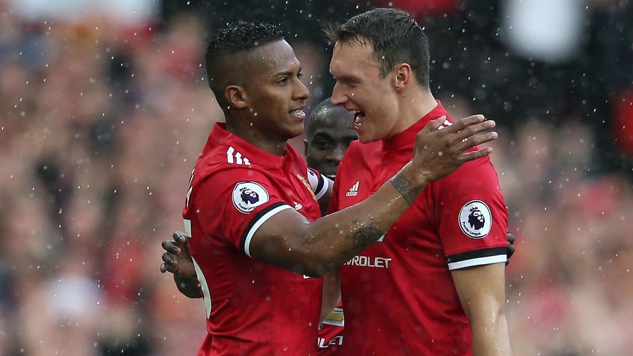 Lộ diện chủ nhân bàn thắng đẹp nhất năm 2017 của Man Utd - Bóng Đá