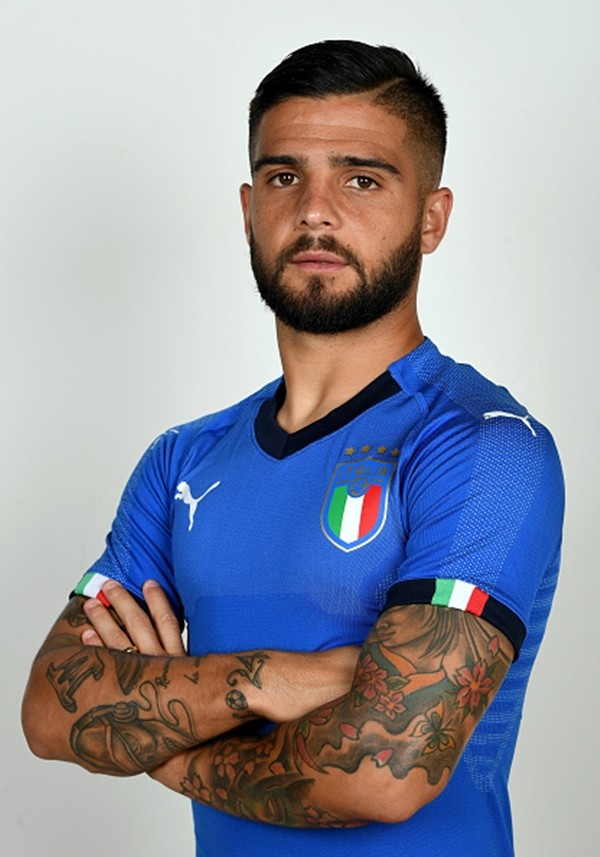 Dàn 'soái ca' Italia rủ nhau khoe dáng trong màu áo mới - Bóng Đá