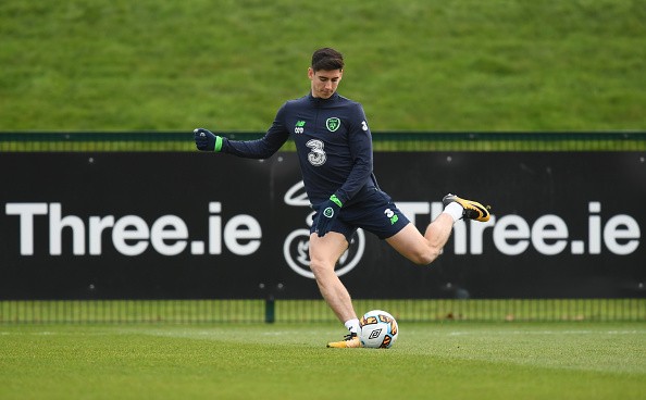 Về nước, hai sao CH Ireland chơi 'đấu vật' - Bóng Đá