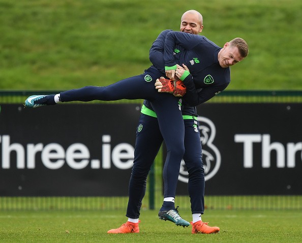 Về nước, hai sao CH Ireland chơi 'đấu vật' - Bóng Đá