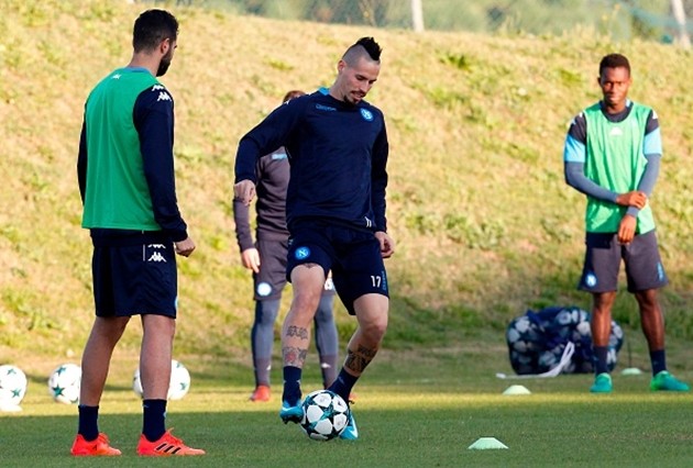 Giữa lằn ranh sinh tử, ánh nắng mang đến niềm hy vọng cho Napoli - Bóng Đá