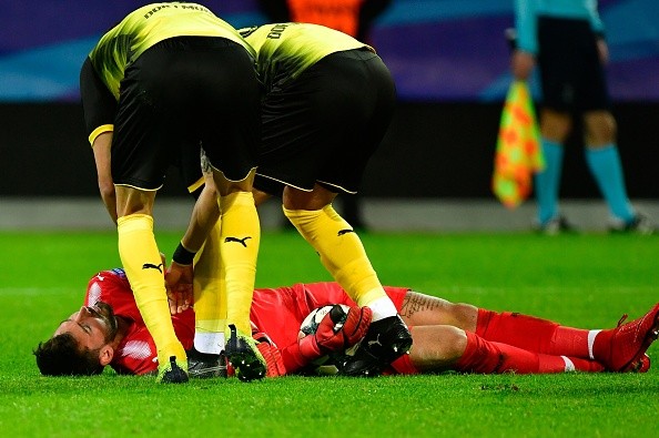 Liên tục bắn phá, Tottenham khiến thủ môn Dortmund rời sân - Bóng Đá