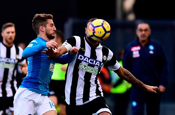 Napoli lấy lại ngôi đầu trong ngày 'Thánh pen' hỏng pen - Bóng Đá