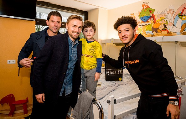 Dortmund mang 80.000 CĐV từ Sinal Iduna Park vào bệnh viện - Bóng Đá