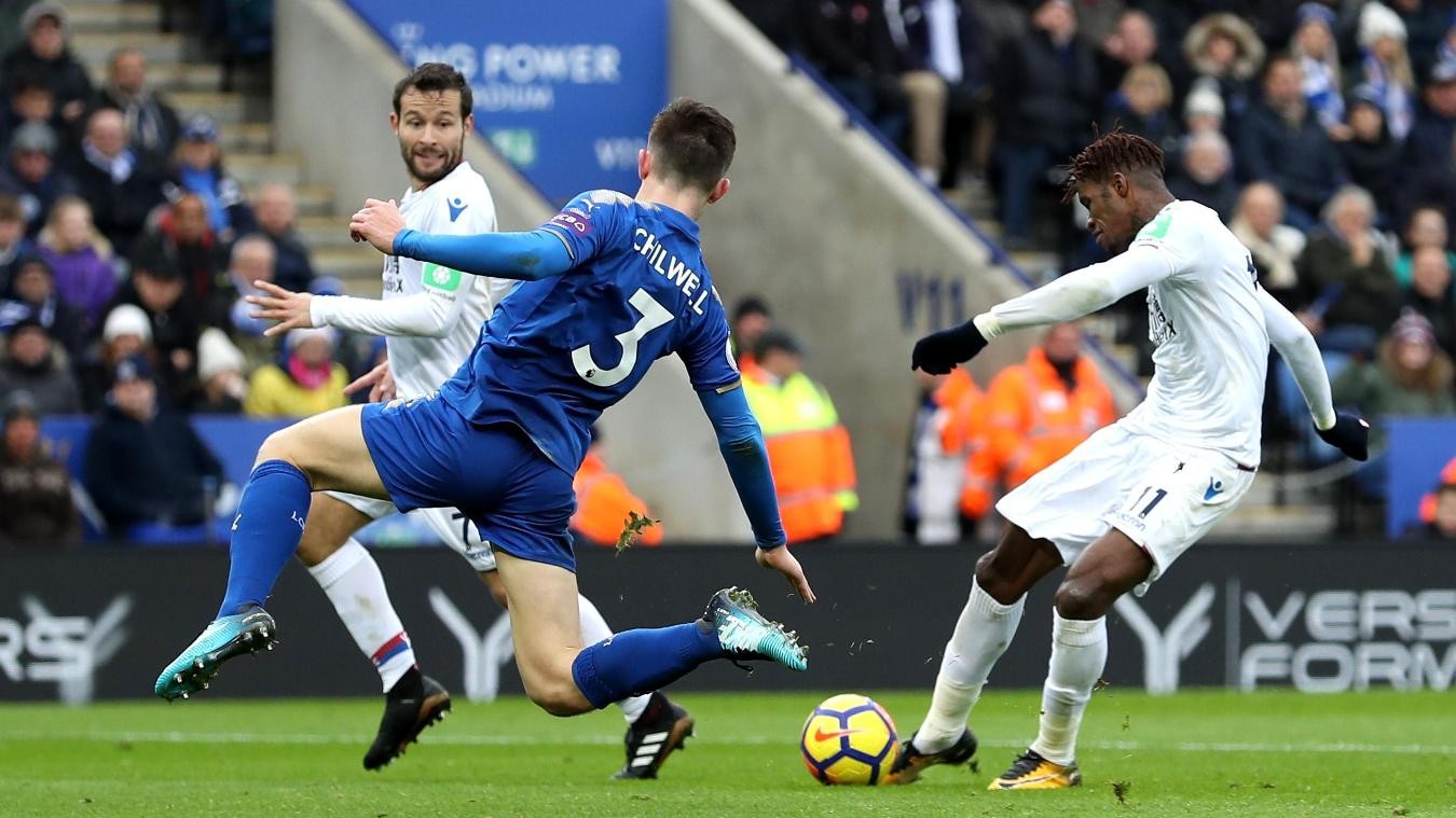 Benteke giải hạn ở hang cáo, Crystal Palace rời xa nhóm đèn đỏ - Bóng Đá
