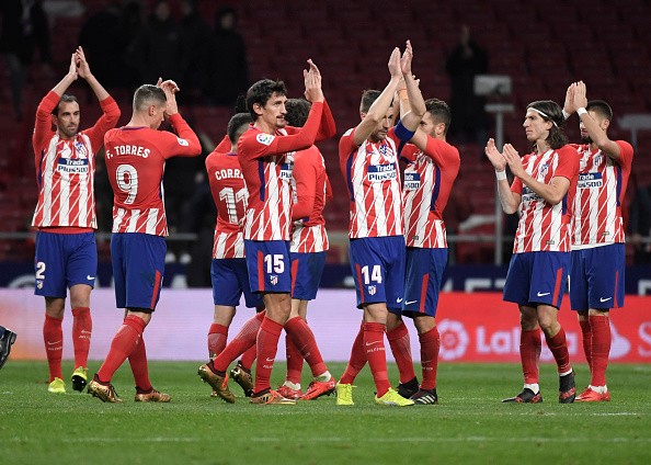 Torres 'giải cứu', Atletico phả hơi nóng vào Barca - Bóng Đá