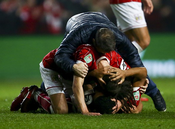 Mourinho mặt cắt không còn giọt máu sau khoảnh khắc định mệnh - Bóng Đá