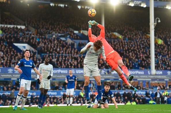 Pickford 'bay như chim', Conte lắc đầu ngao ngán - Bóng Đá