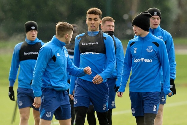 Viện binh khủng trở lại, Everton quyết 