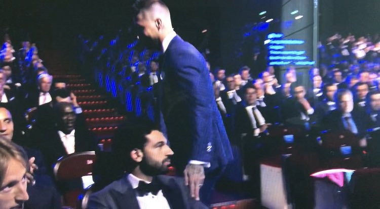 phản ứng của Salah khi gặp lại Ramos? - Bóng Đá