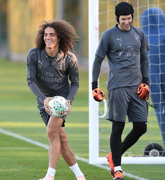 Tịt ngòi, Ronaldo còn bị tố chơi 