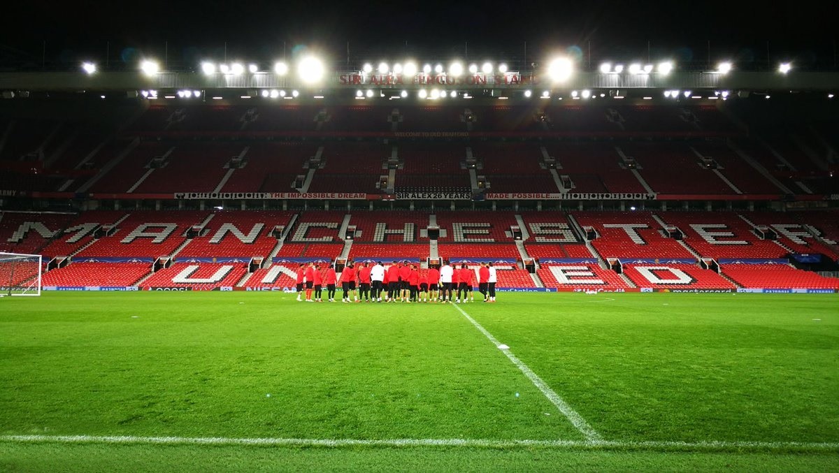benfica tập luyện trên old trafford - Bóng Đá