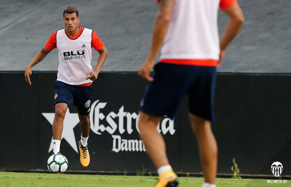5 điểm nhấn Arsenal 2-1 Cardiff: Aubameyang thiết lập hàng loạt kỉ lục, Man Utd kém Arsenal một điểm - Bóng Đá