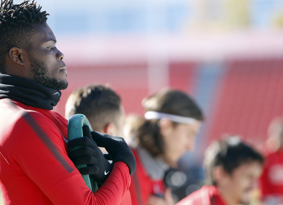 Arnautovic nổi điên vì bị thay ra - Bóng Đá