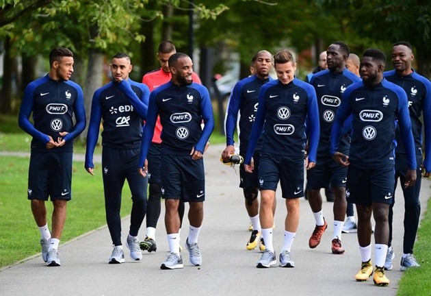 Giroud tút lại vẻ đẹp trai trong ngày lên tuyển Pháp - Bóng Đá