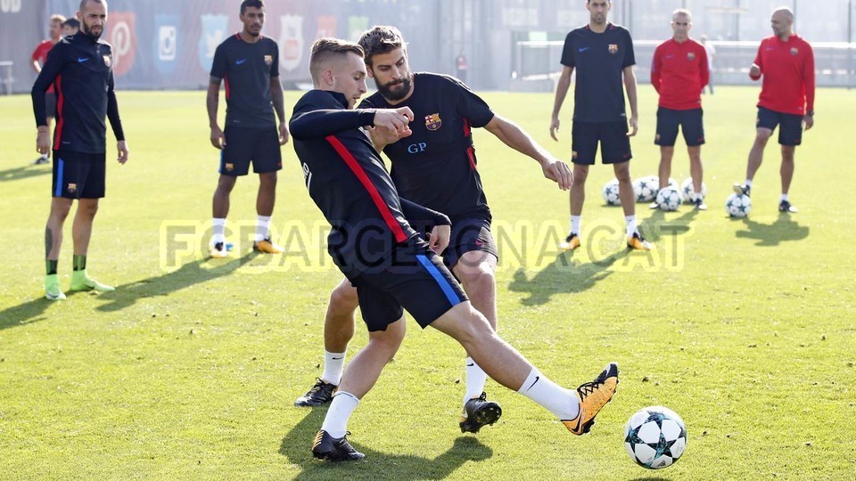 Vươn lên top 4, Wenger vẫn bị CĐV khắp thế giới 