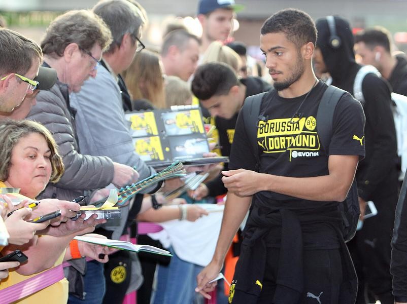 Nghe David Moyes động viên, Joe Hart bay lượn như chim trên sân tập  - Bóng Đá
