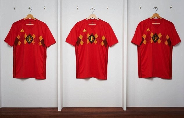 Sir Alex đến sân tập - Bóng Đá