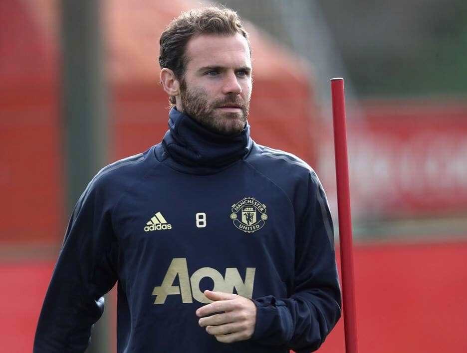 Hàng loạt trụ cột vắng mặt, HLV Mourinho gọi 3 sao trẻ đấu Juve - Bóng Đá