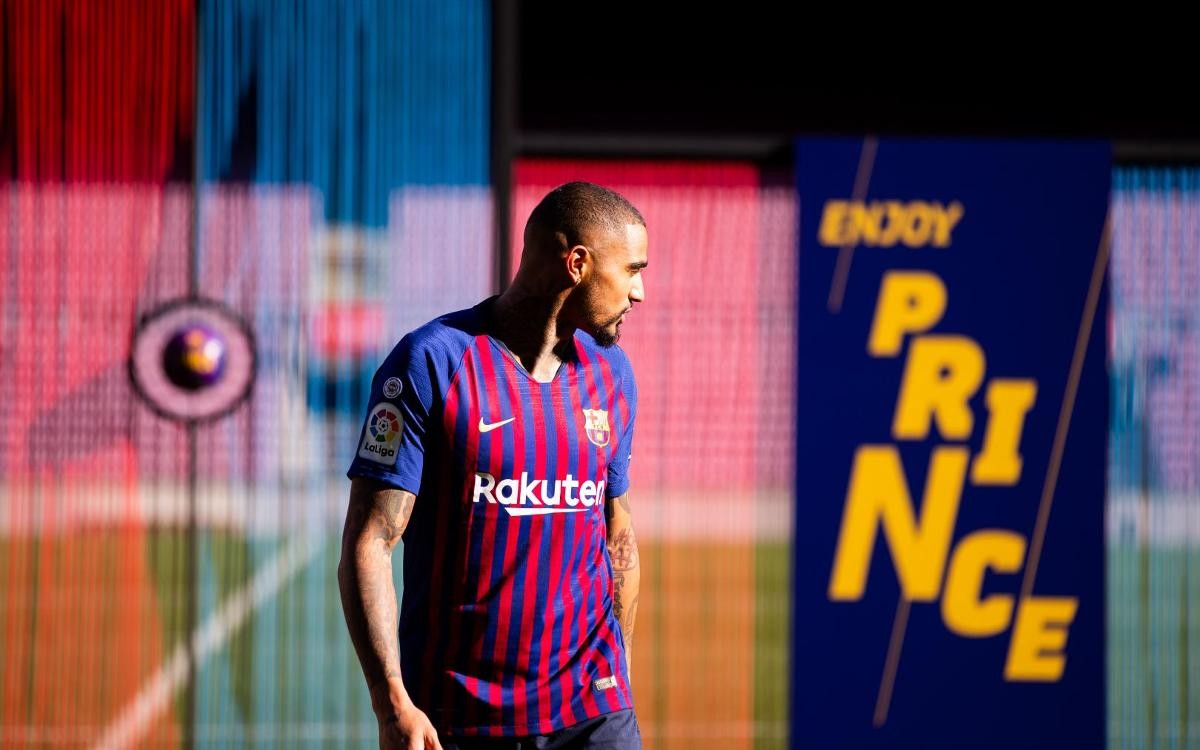 boateng ra mắt cđv - Bóng Đá
