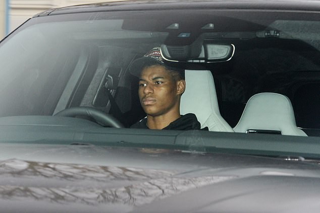 Cầu thủ M.U đến sân tập - Bóng Đá