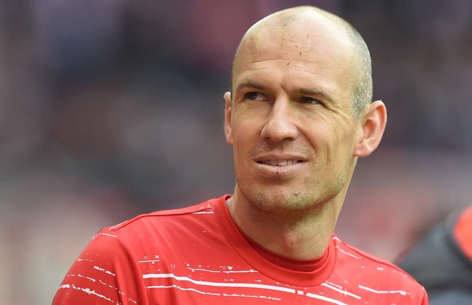 Robben thách thức PSG: 