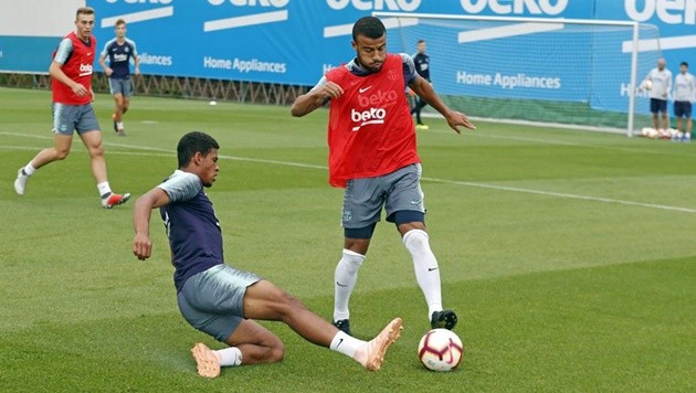 Không Messi, đây là cách các sao Barca tập luyện - Bóng Đá