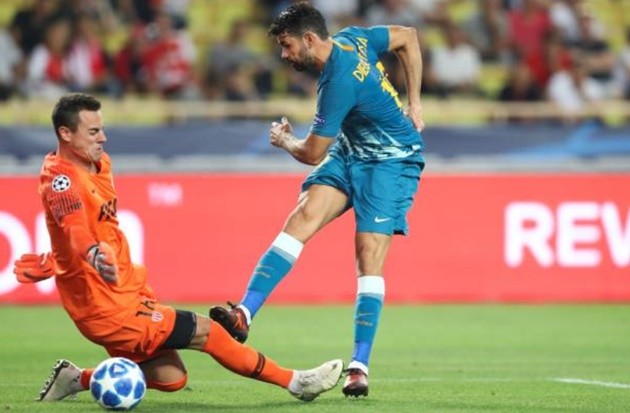 Giroud phung phí cơ hội, Higuain căng thẳng thấy rõ - Bóng Đá