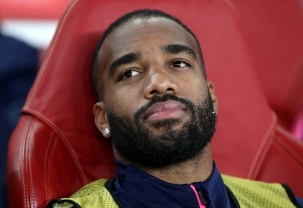 Aubameyang ghi bàn, Lacazette buồn ra mặt - Bóng Đá