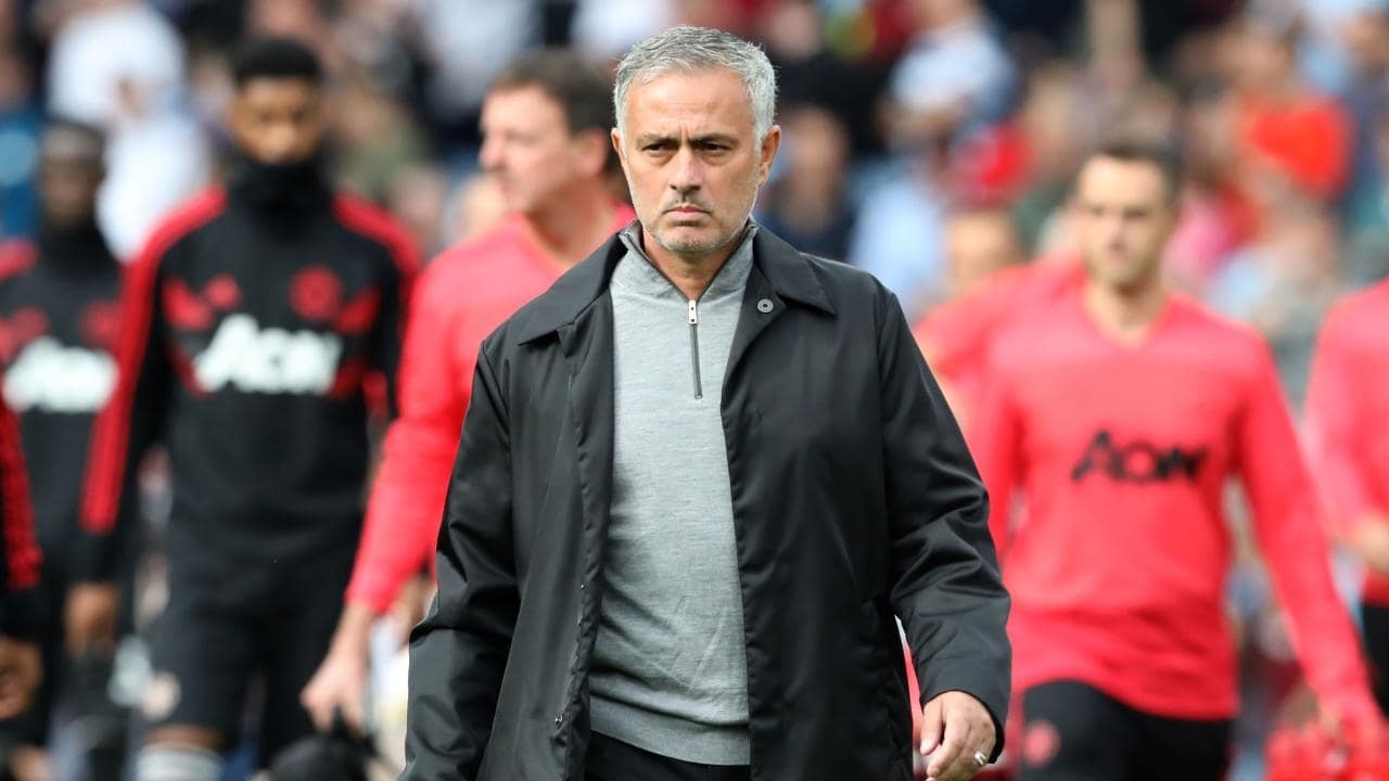 Đây, điều Mourinho làm trong giờ nghỉ giúp M.U chơi quật khởi trước Chelsea - Bóng Đá