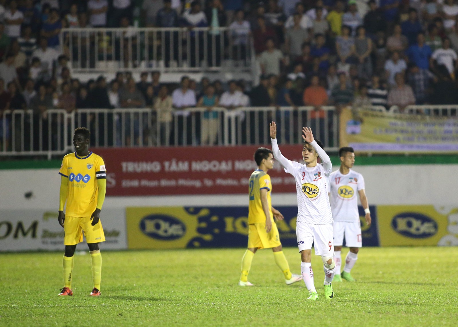 Minh Phương, Văn Toàn rộng cửa giành giải Fair-Play 2017 - Bóng Đá