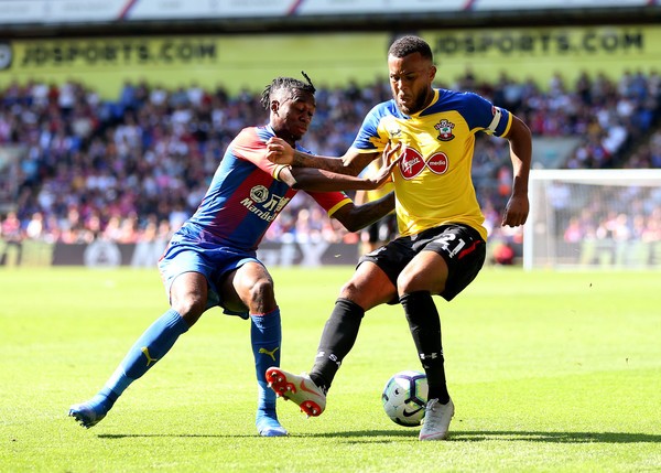 Wan Bissaka tắc bóng qua 10 vòng NHA - Bóng Đá