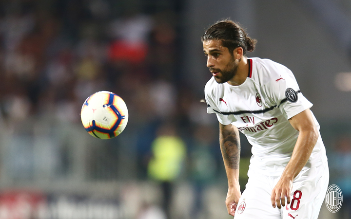 Higuain tỏa sáng nhưng không thể giúp AC Milan giành 3 điểm - Bóng Đá
