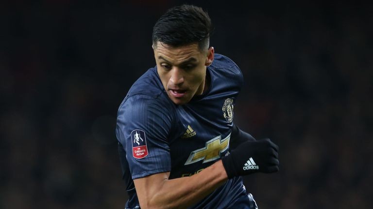 Solskjaer makes Alexis Sanchez prediction after Manchester United win at Arsenal - Bóng Đá