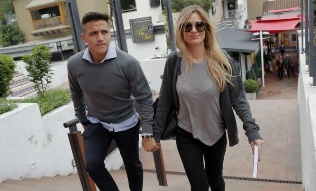 How Alexis Sanchez went from Arsenal talisman to Manchester United flop - Bóng Đá