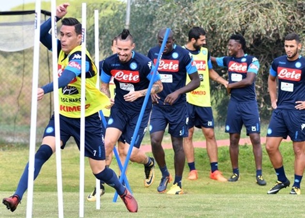 Cựu sao Real trầm tư ngắm mình trong gương - Bóng Đá