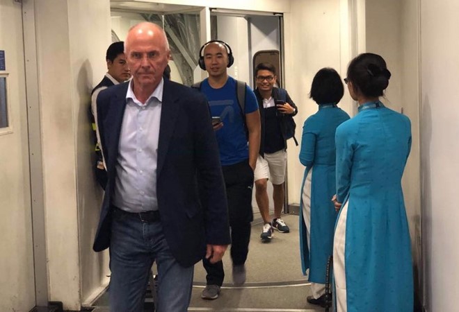 Vừa đến Việt Nam, HLV Eriksson thừa nhận lo ngại điều này - Bóng Đá