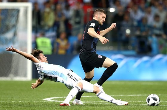 Lí do thôi thúc Mourinho chiêu mộ Perisic và Rebic - Bóng Đá
