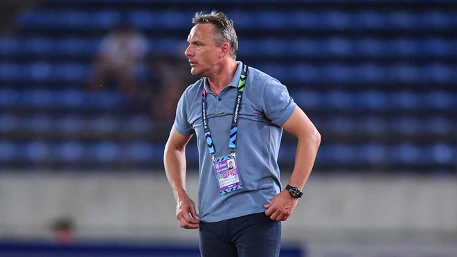 CĐV Việt Nam hả hê khi Myanmar ăn hành - Bóng Đá