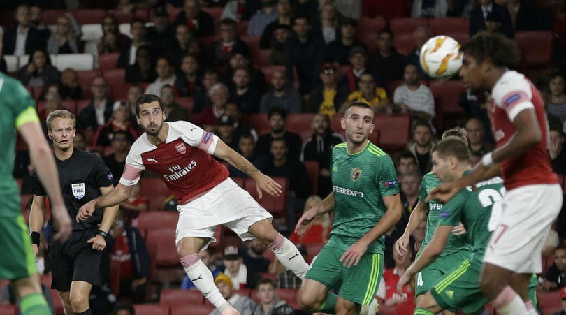 Arsenal giành chiến thắng, Mkhitaryan tung Emery lên 