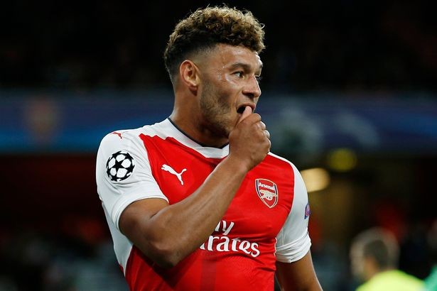 Điều khoản khó đỡ trong hợp đồng mua Chamberlain từ Southampton của Arsenal - Bóng Đá