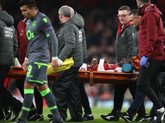guendouzi quẫn trí khi welbeck chấn thương - Bóng Đá