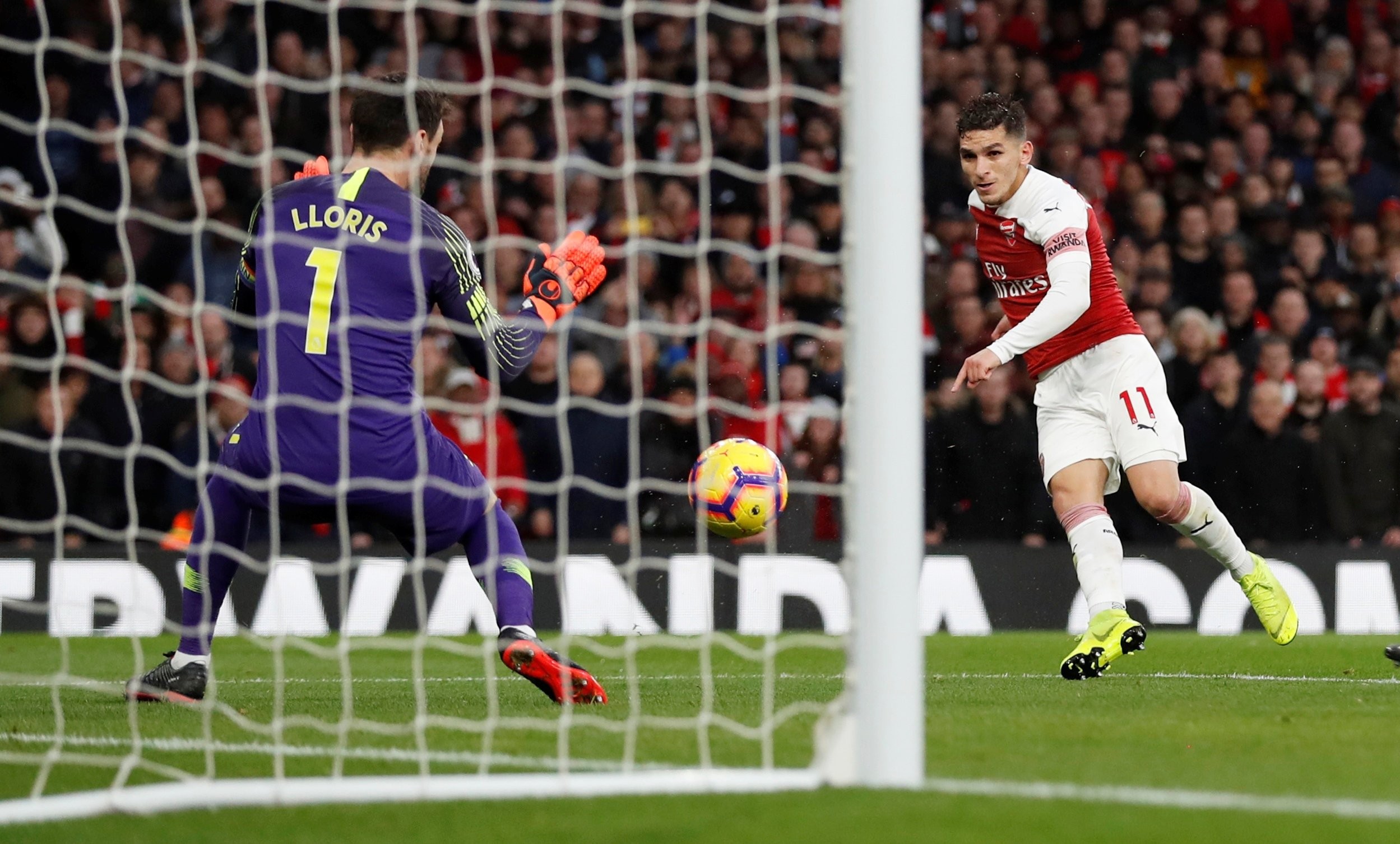 Lucas Torreira đang ở đâu so với N'Golo Kante 2015/16? - Bóng Đá