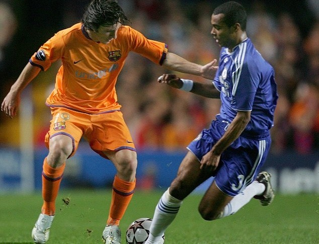 8 lần Messi khóc thét trước hàng phòng ngự Chelsea - Bóng Đá
