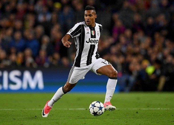 Alex Sandro và câu chuyện tiến thoái lưỡng nan - Bóng Đá