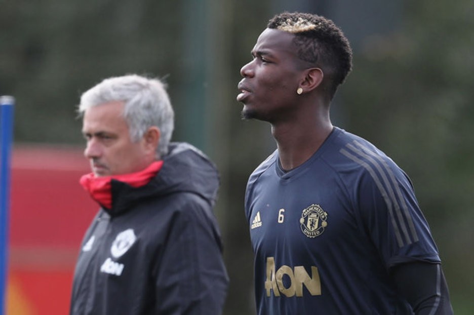 Xác định cái tên thứ 6 muốn đẩy Mourinho ra khỏi Man Utd (Valencia) - Bóng Đá