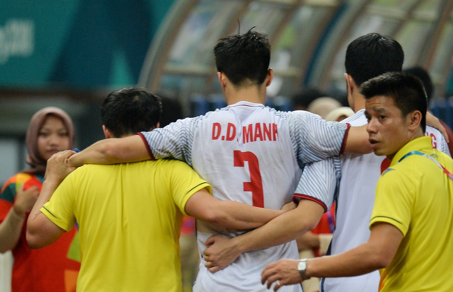 U23 Việt Nam 'trầy da, tróc vẩy' tiến vào bán kết - Bóng Đá