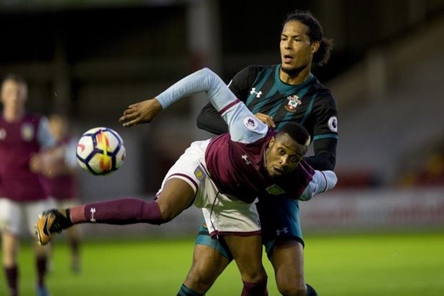 Virgil van Dijk trở lại ngày Southampton bị 