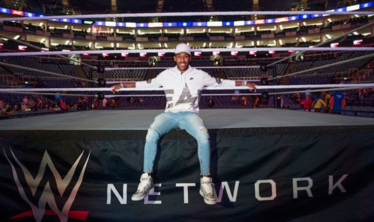Rảnh rỗi, sao Arsenal sắp chuyển qua làm đô vật Smackdown? - Bóng Đá