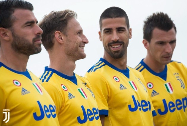 Juventus chụp ảnh - Bóng Đá